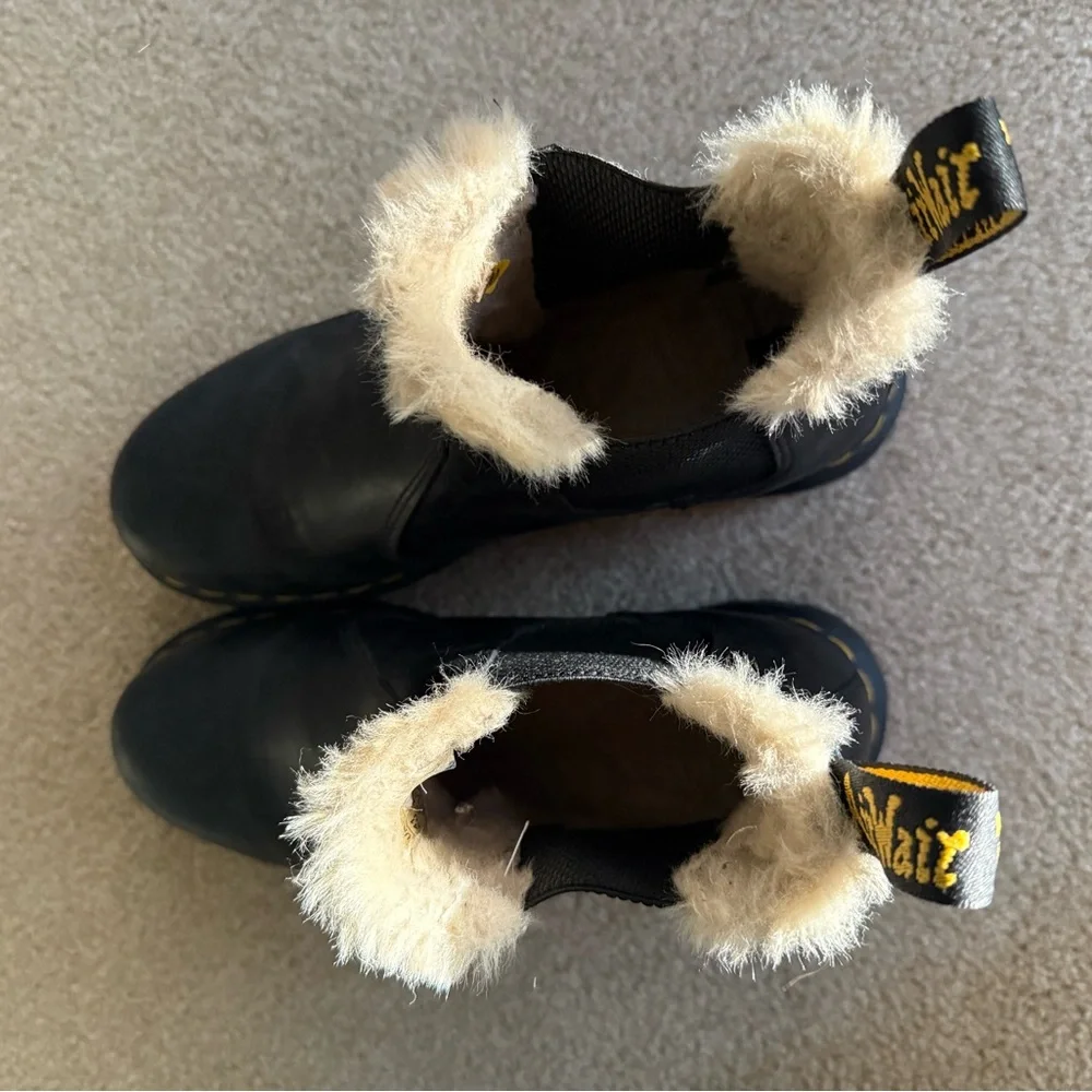 Women’s faux Fur Lined Dr. Marten’s 2976 - Picture 5 of 7